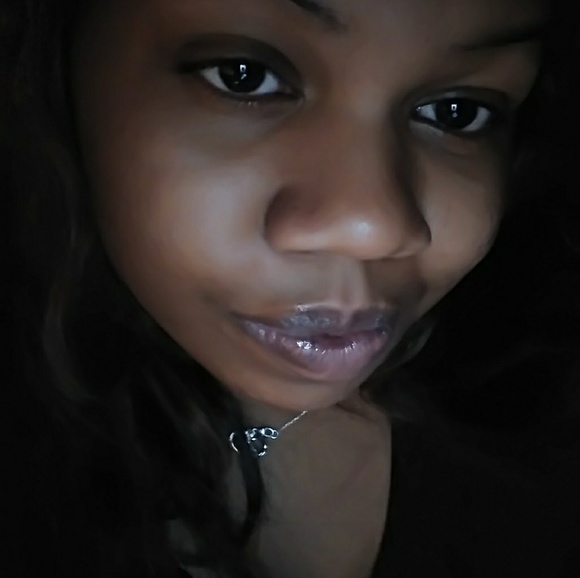 Meet your Posher, Takia - Picture 1 of 1